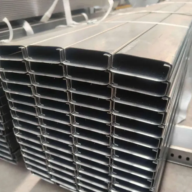 Grondaia in acciaio per tetto fotovoltaico